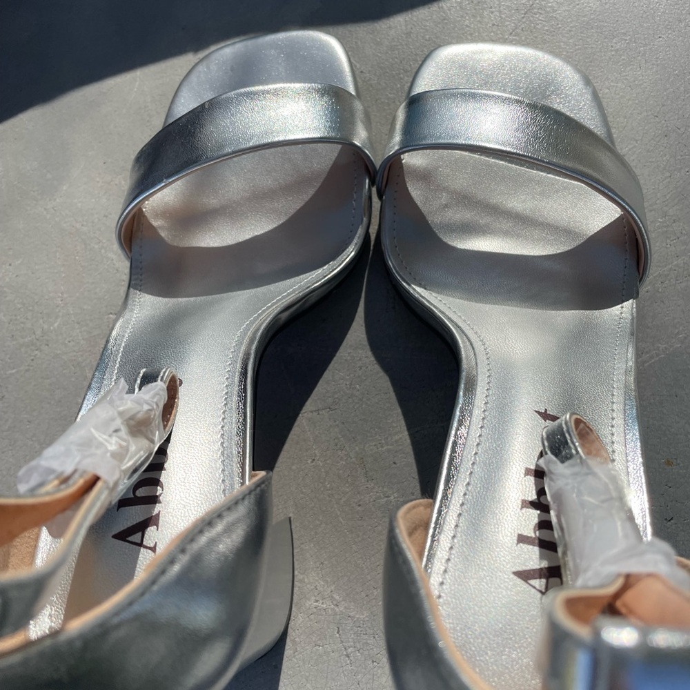 New Silver Chunky Block Heels Women's - Picture 9 of 12